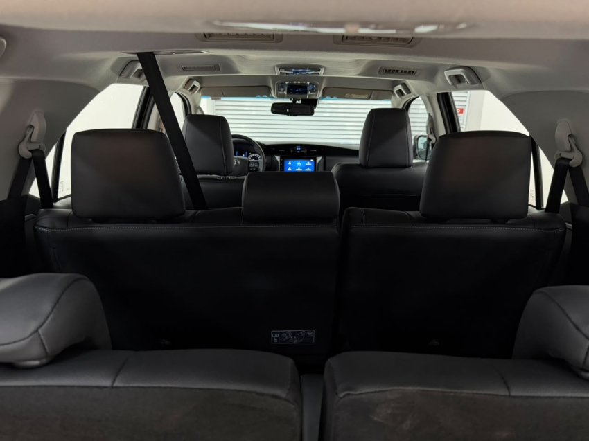Toyota HILUX SW4 2.8 D-4D TURBO DIESEL SRX PLATINUM 4X4 AUTOMÁTICO 13
