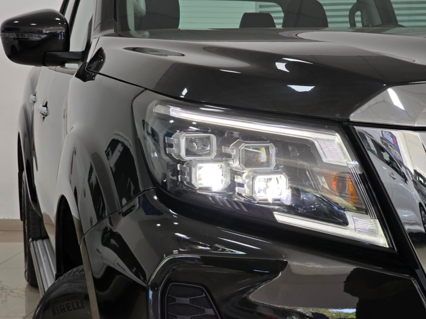 Nissan FRONTIER 2.3 16V TURBO DIESEL XE CD 4X4 AUTOMÁTICO 5