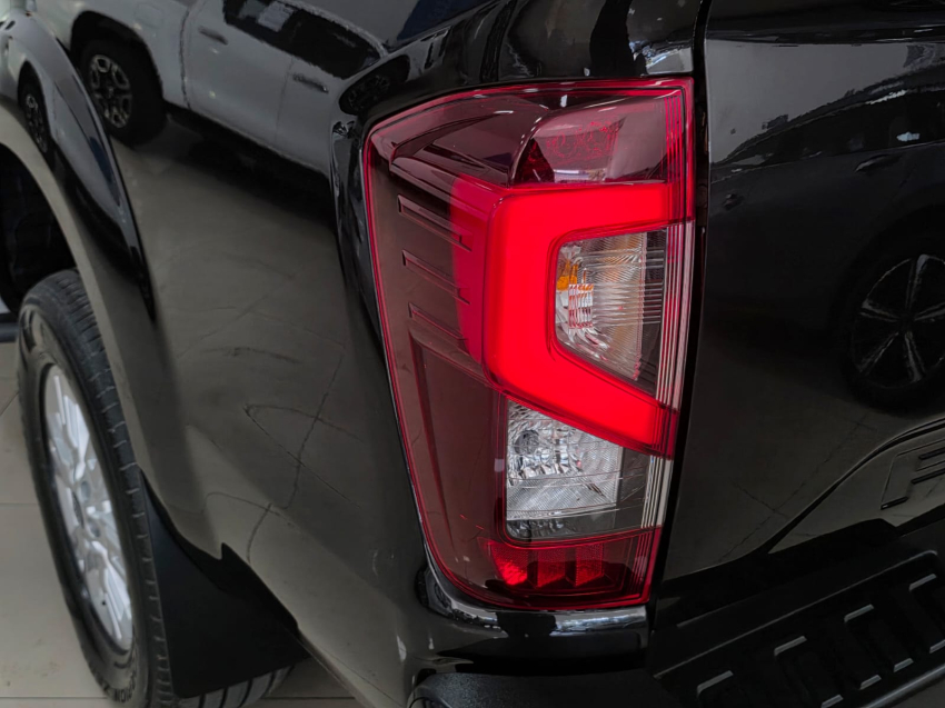 Nissan FRONTIER 2.3 16V TURBO DIESEL XE CD 4X4 AUTOMÁTICO 9