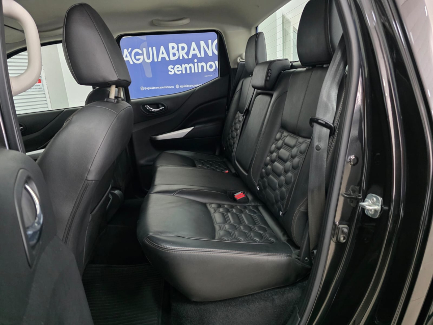 Nissan FRONTIER 2.3 16V TURBO DIESEL XE CD 4X4 AUTOMÁTICO 24
