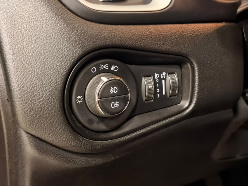 JEEP RENEGADE 1.8 16V FLEX LONGITUDE 4P AUTOMÁTICO 15