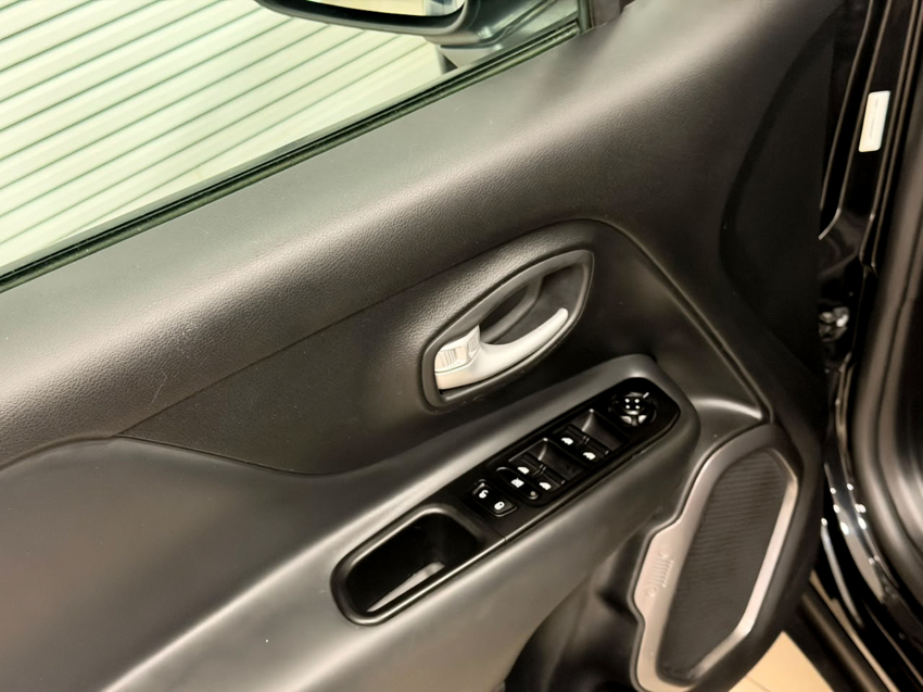 JEEP RENEGADE 1.3 T270 TURBO FLEX LONGITUDE AT6 21