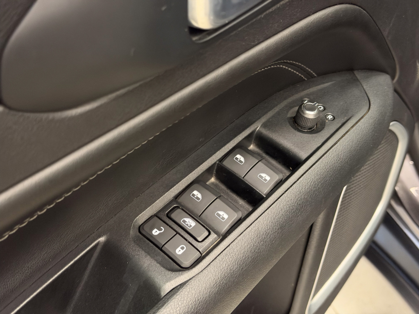JEEP COMPASS 1.3 T270 TURBO FLEX SPORT AT6 24