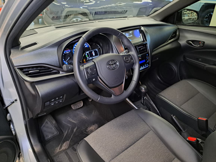 Toyota YARIS 1.5 16V FLEX XS MULTIDRIVE 14