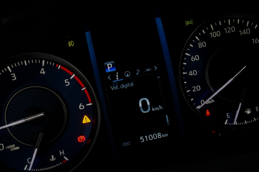 Carro Toyota HILUX SW4