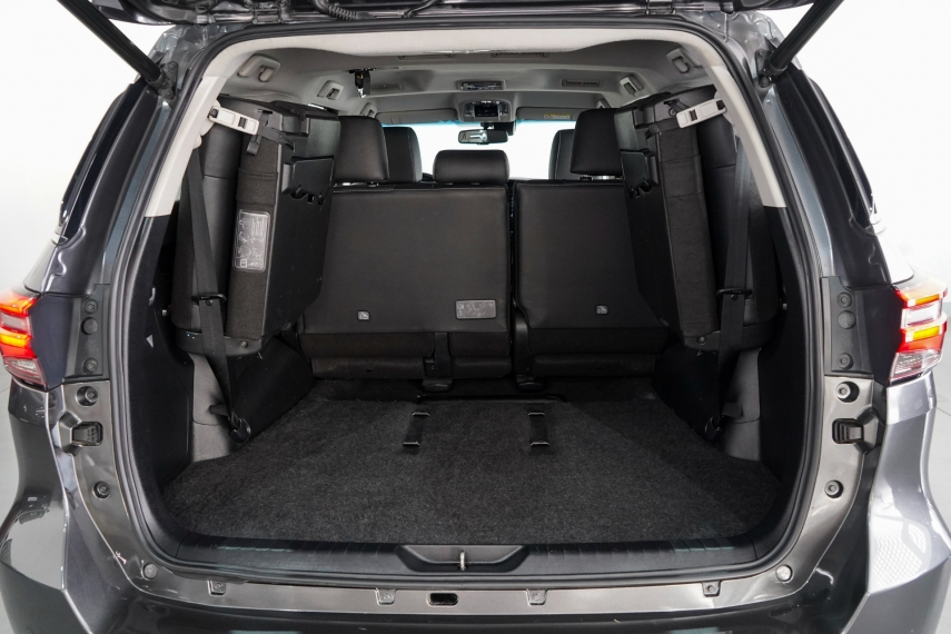 Carro Toyota HILUX SW4