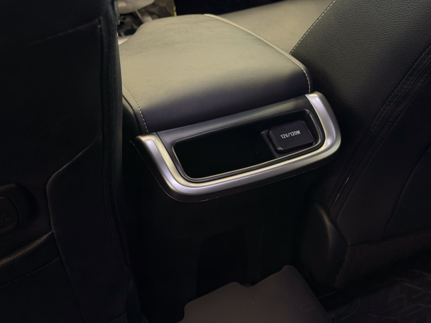 Toyota HILUX SW4 2.8 D-4D TURBO DIESEL SRX 4X4 AUTOMÁTICO 28