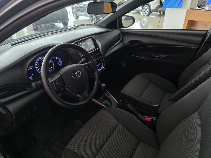 Toyota YARIS 1.5 16V FLEX XL MULTIDRIVE 14