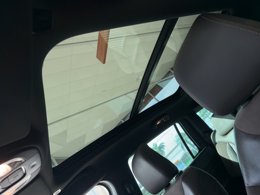 JEEP COMMANDER 1.3 T270 TURBO FLEX OVERLAND AT6 28