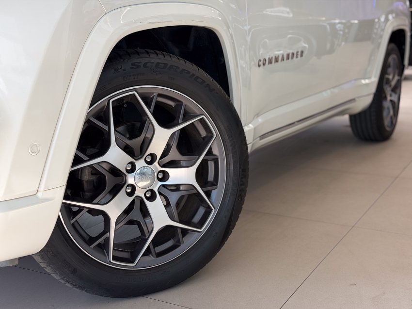 JEEP COMMANDER 1.3 T270 TURBO FLEX OVERLAND AT6 2