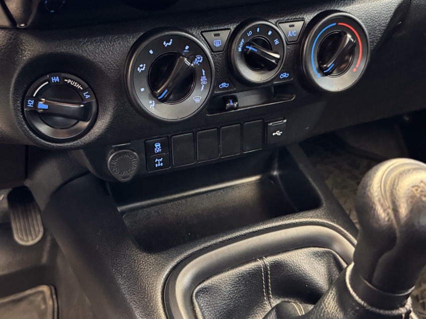 Carro Toyota HILUX