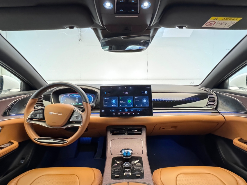 Carro BYD HAN