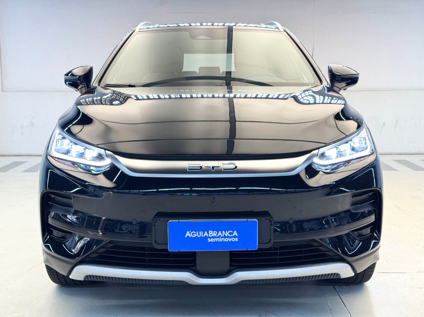 Carro BYD TAN