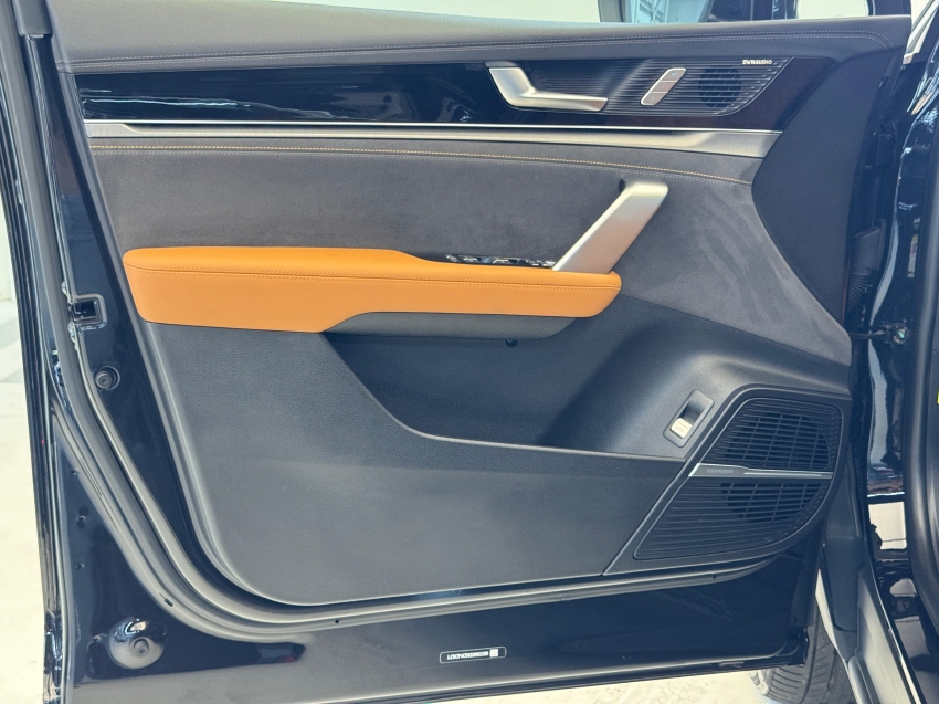 Carro BYD TAN