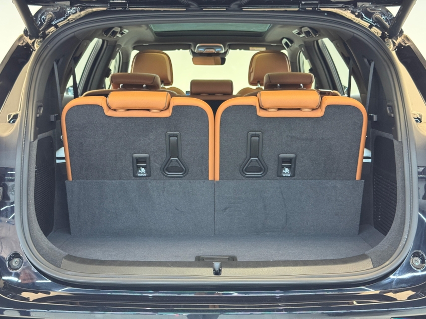 Carro BYD TAN