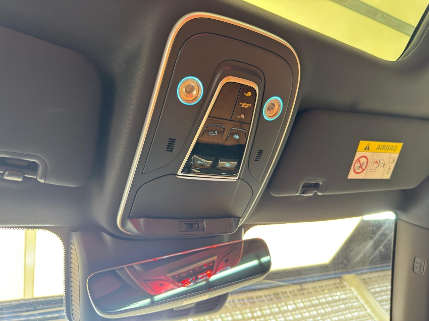 Carro BYD TAN