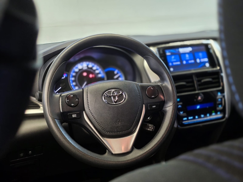 Toyota YARIS 1.5 16V FLEX XL PLUS CONNECT MULTIDRIVE 17