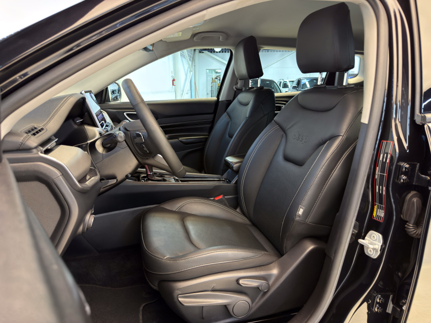 JEEP COMPASS 1.3 T270 TURBO FLEX LONGITUDE AT6 25