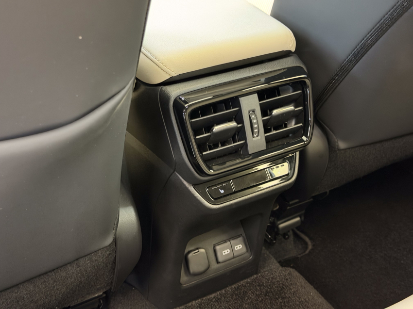 Lexus NX 350h 2.5 16V VVT-I HYBRID LUXURY CVT AWD 28