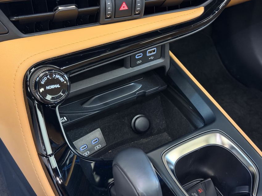 Lexus NX 350h 2.5 16V VVT-I HYBRID LUXURY CVT AWD 20
