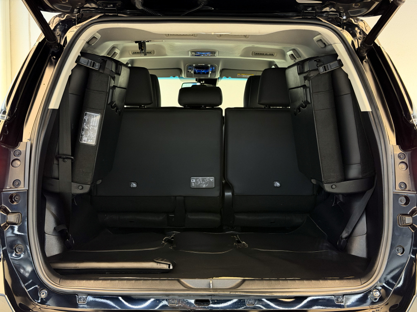 Toyota HILUX SW4 2.8 D-4D TURBO DIESEL SRX PLATINUM 4X4 AUTOMÁTICO 11