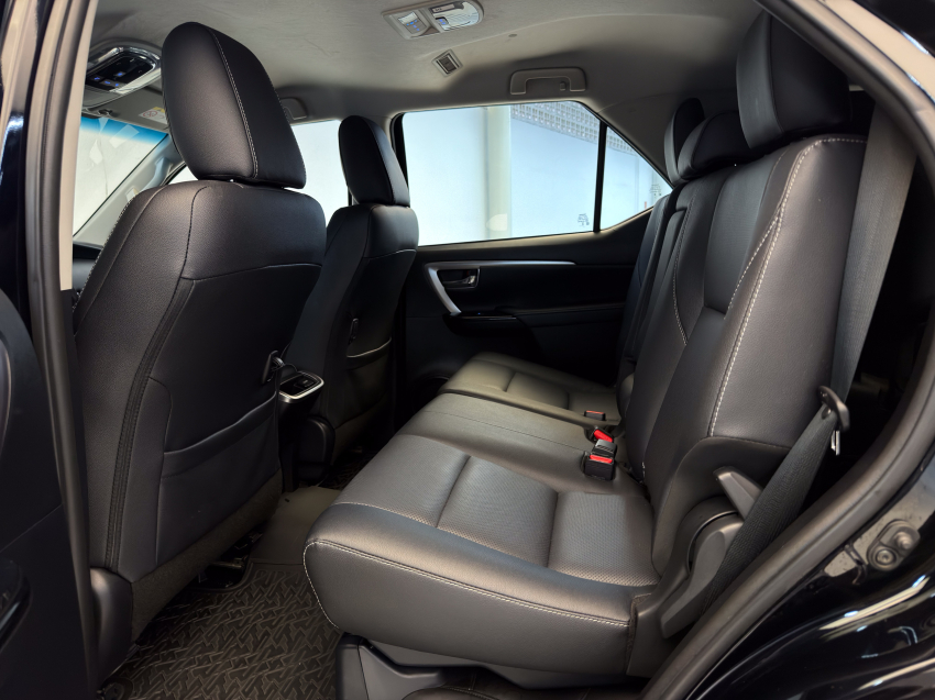 Toyota HILUX SW4 2.8 D-4D TURBO DIESEL SRX PLATINUM 4X4 AUTOMÁTICO 27