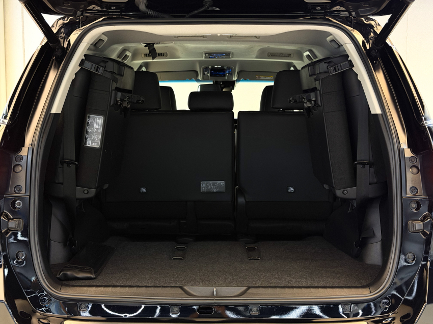 Toyota HILUX SW4 2.8 D-4D TURBO DIESEL SRX 4X4 AUTOMÁTICO 13