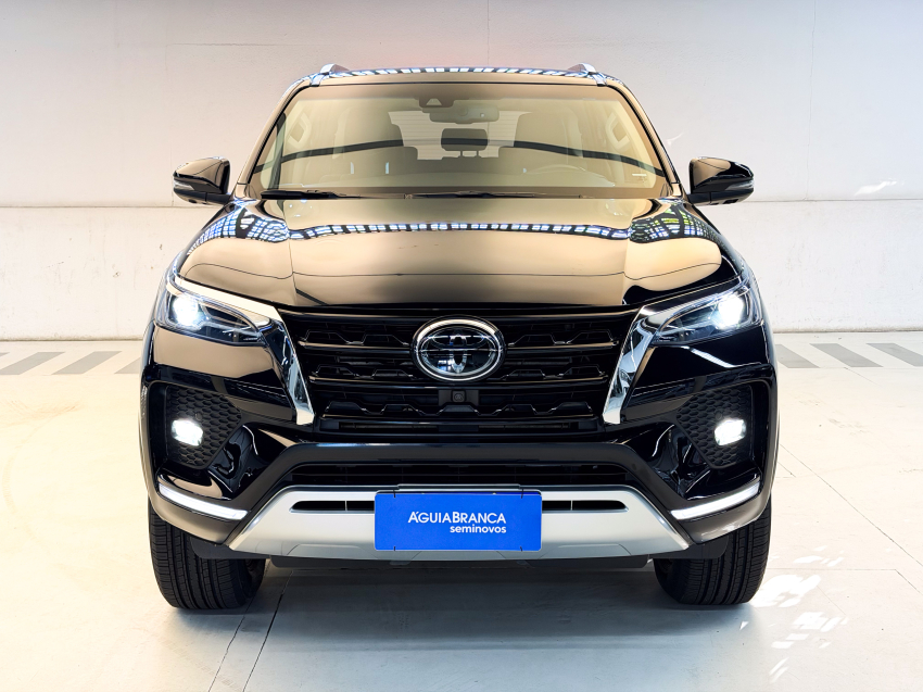 Toyota HILUX SW4 2.8 D-4D TURBO DIESEL SRX 4X4 AUTOMÁTICO 3