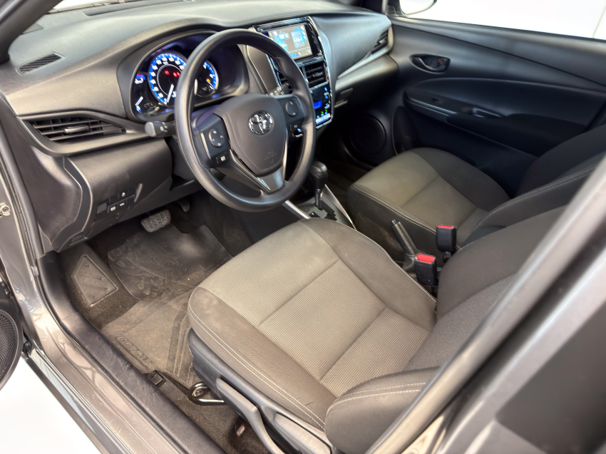 Toyota YARIS 1.5 16V FLEX XL MULTIDRIVE 14