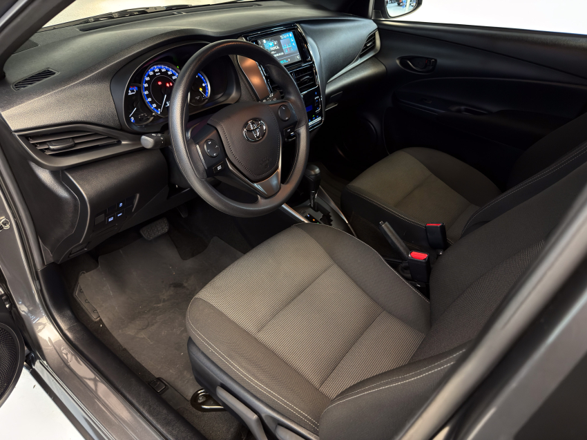 Toyota YARIS 1.5 16V FLEX XL MULTIDRIVE 14