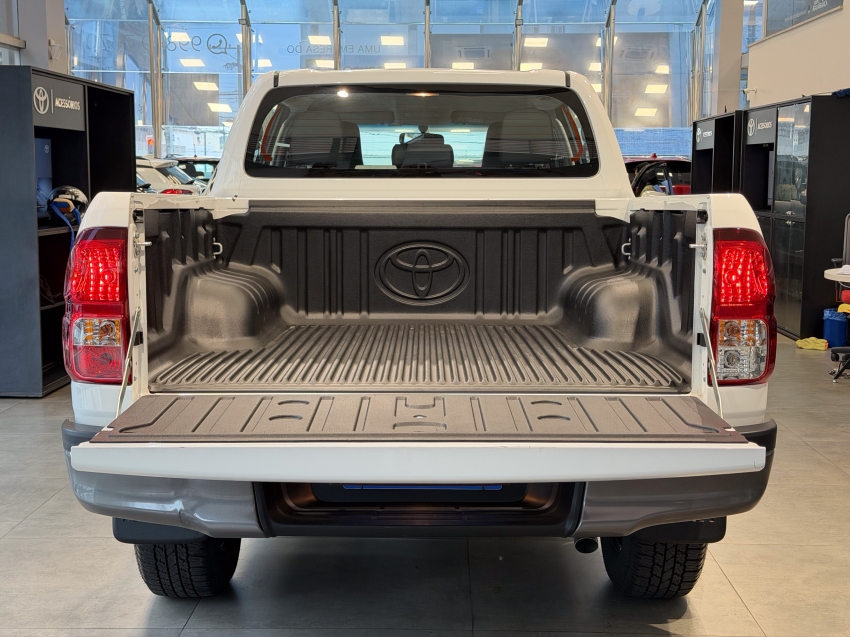 Toyota HILUX 2.8 D-4D TURBO DIESEL CD POWER PACK 4X4 AUTOMÁTICA 11