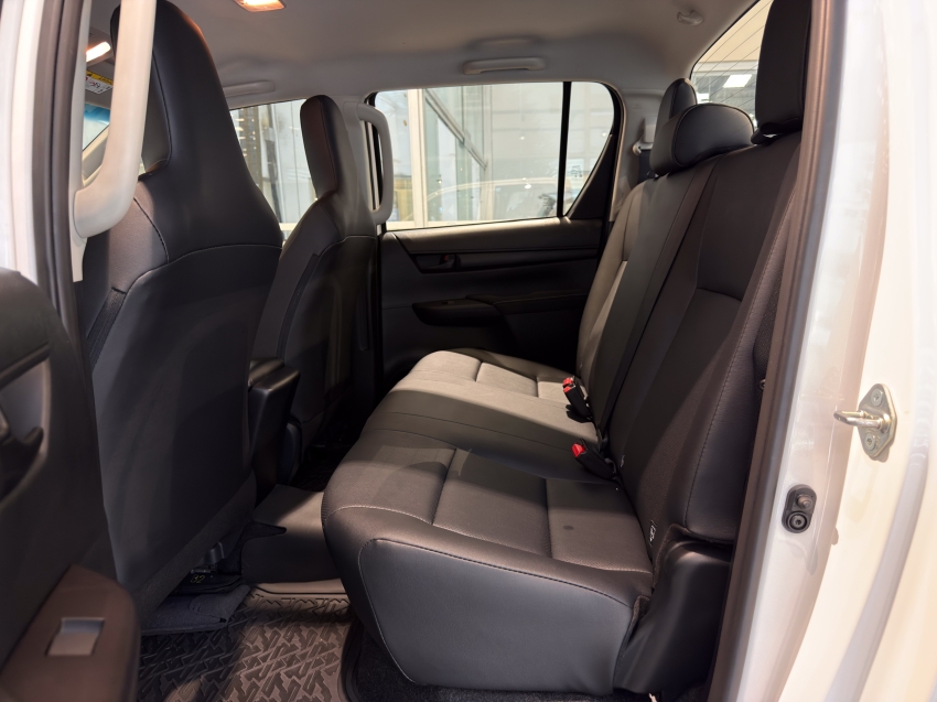 Toyota HILUX 2.8 D-4D TURBO DIESEL CD POWER PACK 4X4 AUTOMÁTICA 27