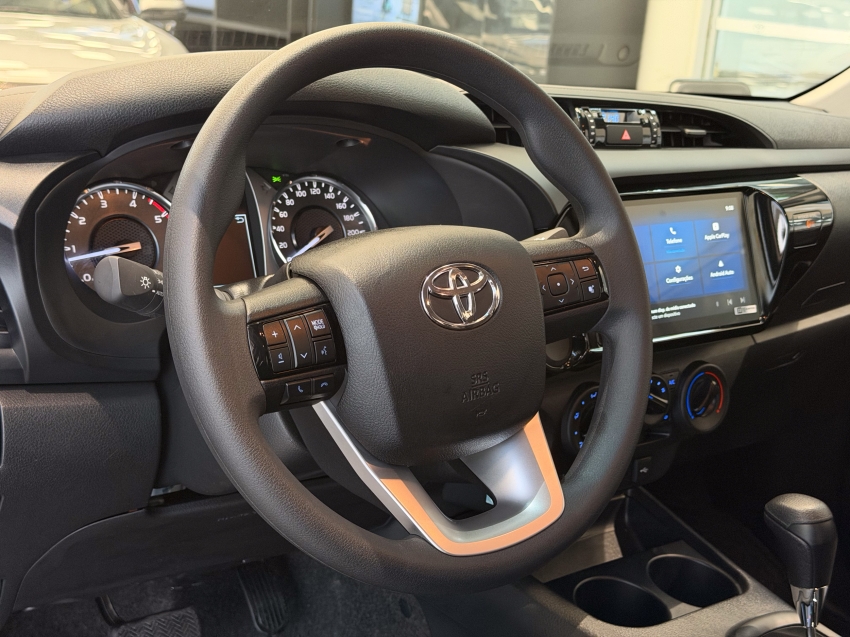 Toyota HILUX 2.8 D-4D TURBO DIESEL CD POWER PACK 4X4 AUTOMÁTICA 16
