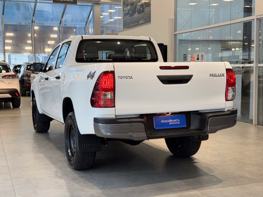 Toyota HILUX 2.8 D-4D TURBO DIESEL CD POWER PACK 4X4 AUTOMÁTICA 7