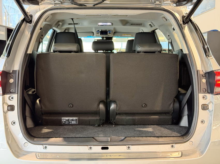 Toyota HILUX SW4 2.8 D-4D TURBO DIESEL SRX PLATINUM 7L 4X4 AUTOMÁTICO 11