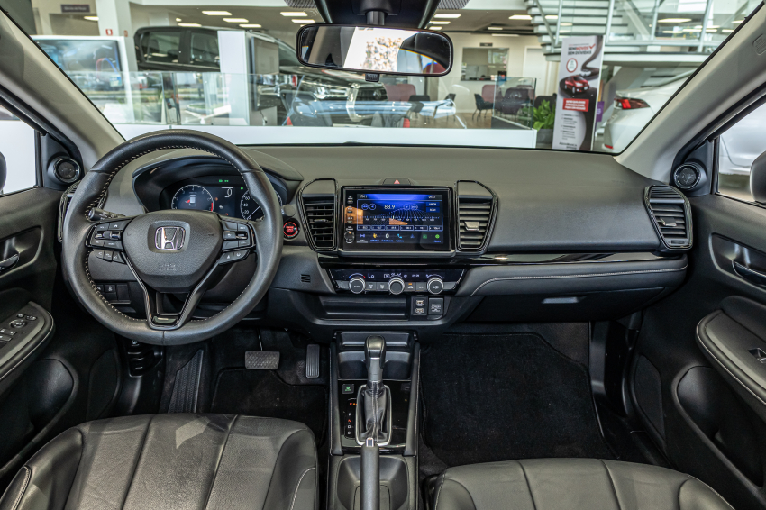Honda CITY 1.5 i-VTEC FLEX HATCH TOURING CVT 14