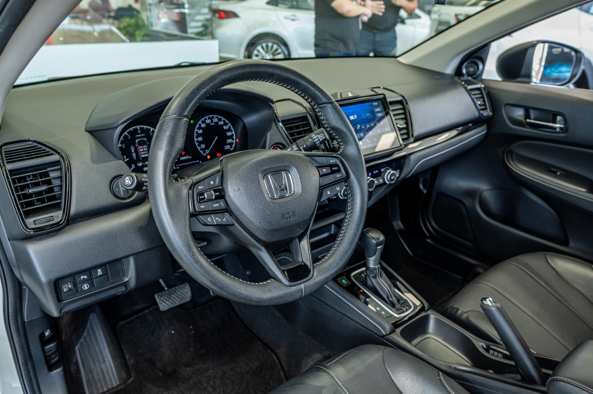 Honda CITY 1.5 i-VTEC FLEX HATCH TOURING CVT 13