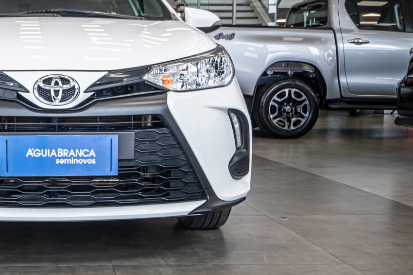 Toyota YARIS 1.5 16V FLEX XL MULTIDRIVE 4