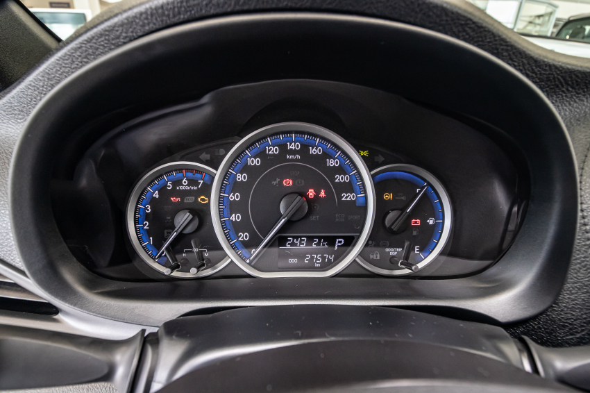 Toyota YARIS 1.5 16V FLEX XL MULTIDRIVE 12