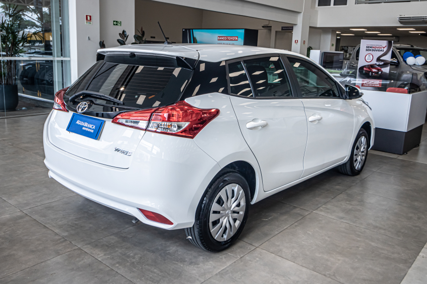 Toyota YARIS 1.5 16V FLEX XL MULTIDRIVE 10