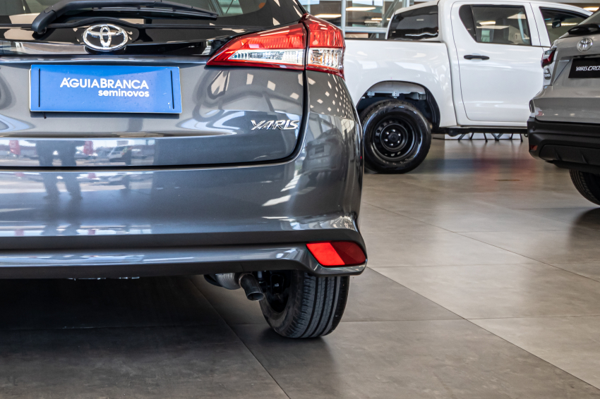 Toyota YARIS 1.5 16V FLEX XLS MULTIDRIVE 9