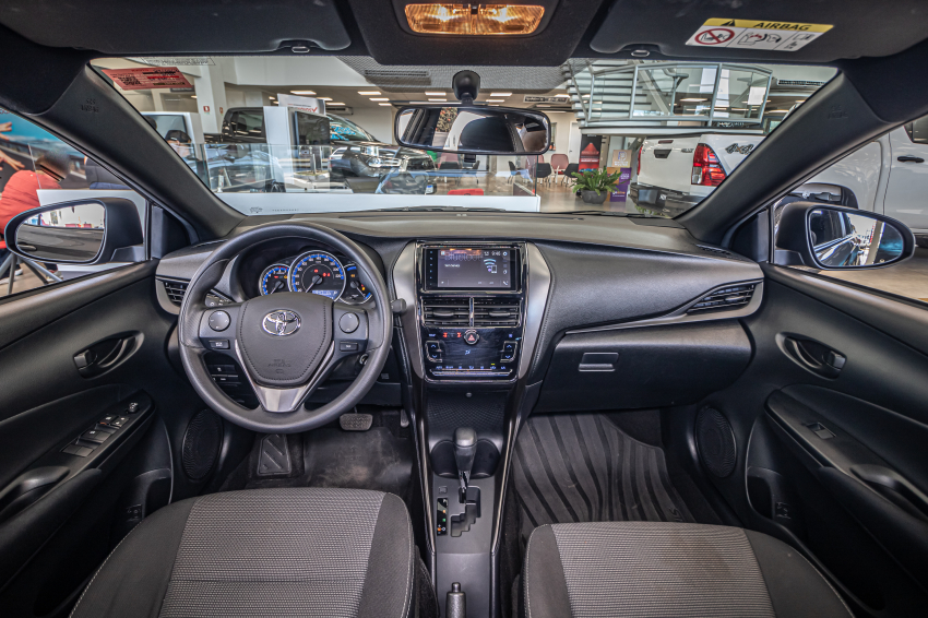 Toyota YARIS 1.5 16V FLEX XLS MULTIDRIVE 13