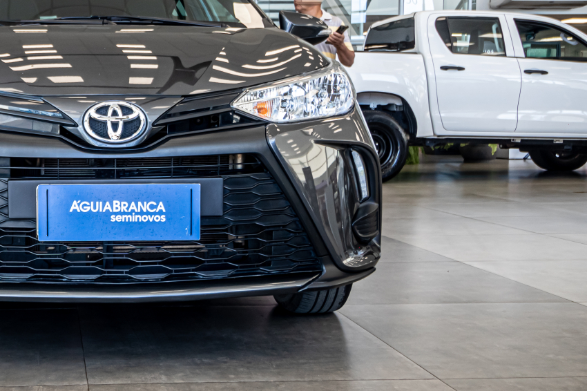 Toyota YARIS 1.5 16V FLEX XLS MULTIDRIVE 4