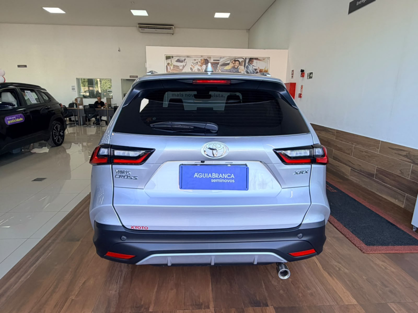Toyota YARIS CROSS 1.5 VVT-I FLEX XRX CVT 4