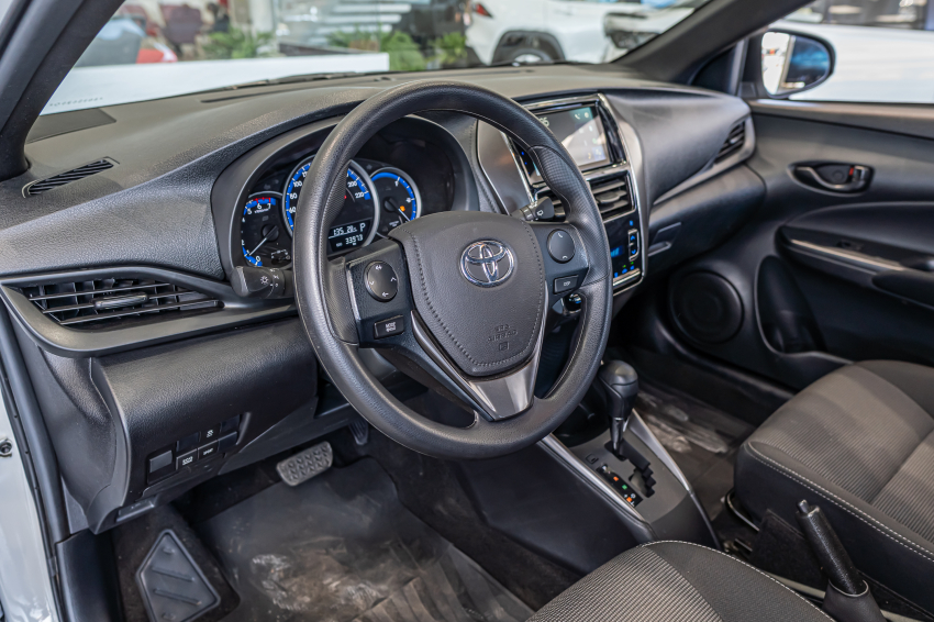 Toyota YARIS 1.5 16V FLEX XL MULTIDRIVE 14