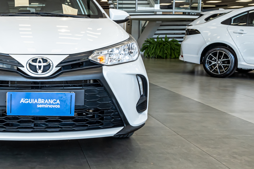 Toyota YARIS 1.5 16V FLEX XL MULTIDRIVE 4
