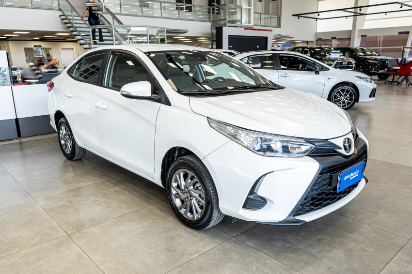 Toyota YARIS 1.5 16V FLEX SEDAN XS MULTIDRIVE 5