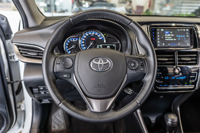 Toyota YARIS 1.5 16V FLEX SEDAN XS MULTIDRIVE 14