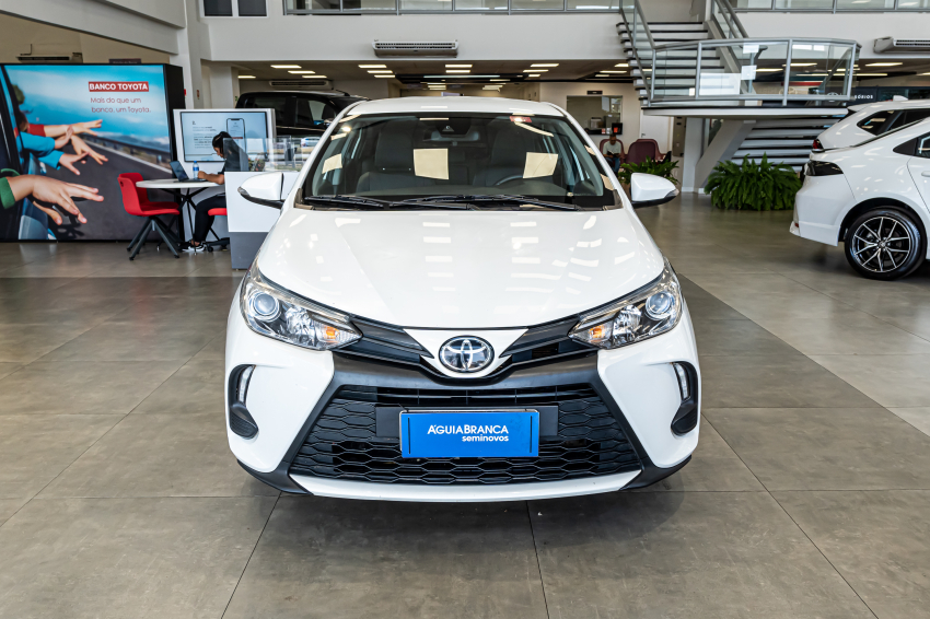 Toyota YARIS 1.5 16V FLEX SEDAN XS MULTIDRIVE 3