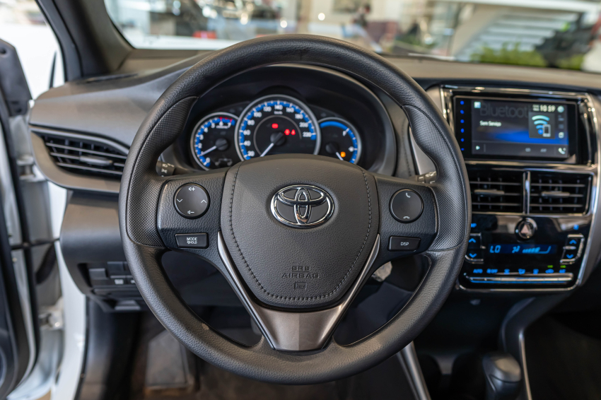 Toyota YARIS 1.5 16V FLEX XL MULTIDRIVE 15